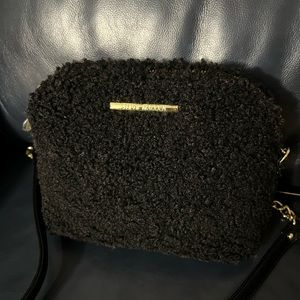 Steve Madden Womens Bmaggie Sherpa Handbag Black Gold